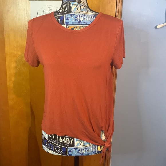 Olivia Rae Tied Side Top Large - Picture 1 of 5